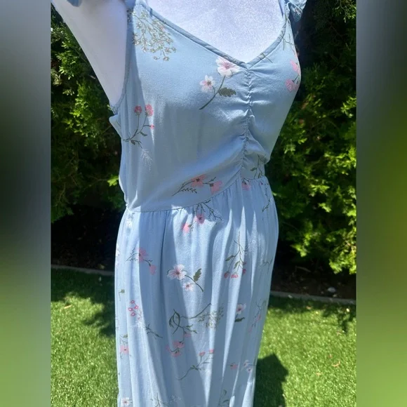 Blue Ruched Maxi Sundress with Flutter Cap Sleeves - Picture 3 of 6